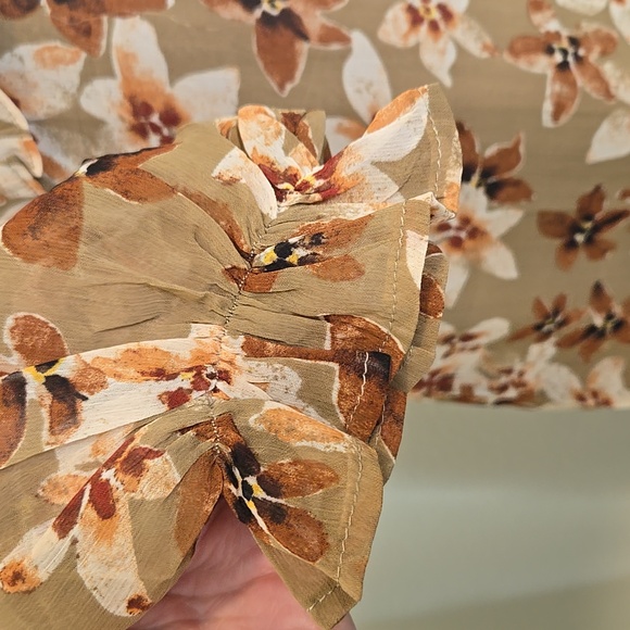 Lumière Floral Dress NWT - Picture 4 of 9